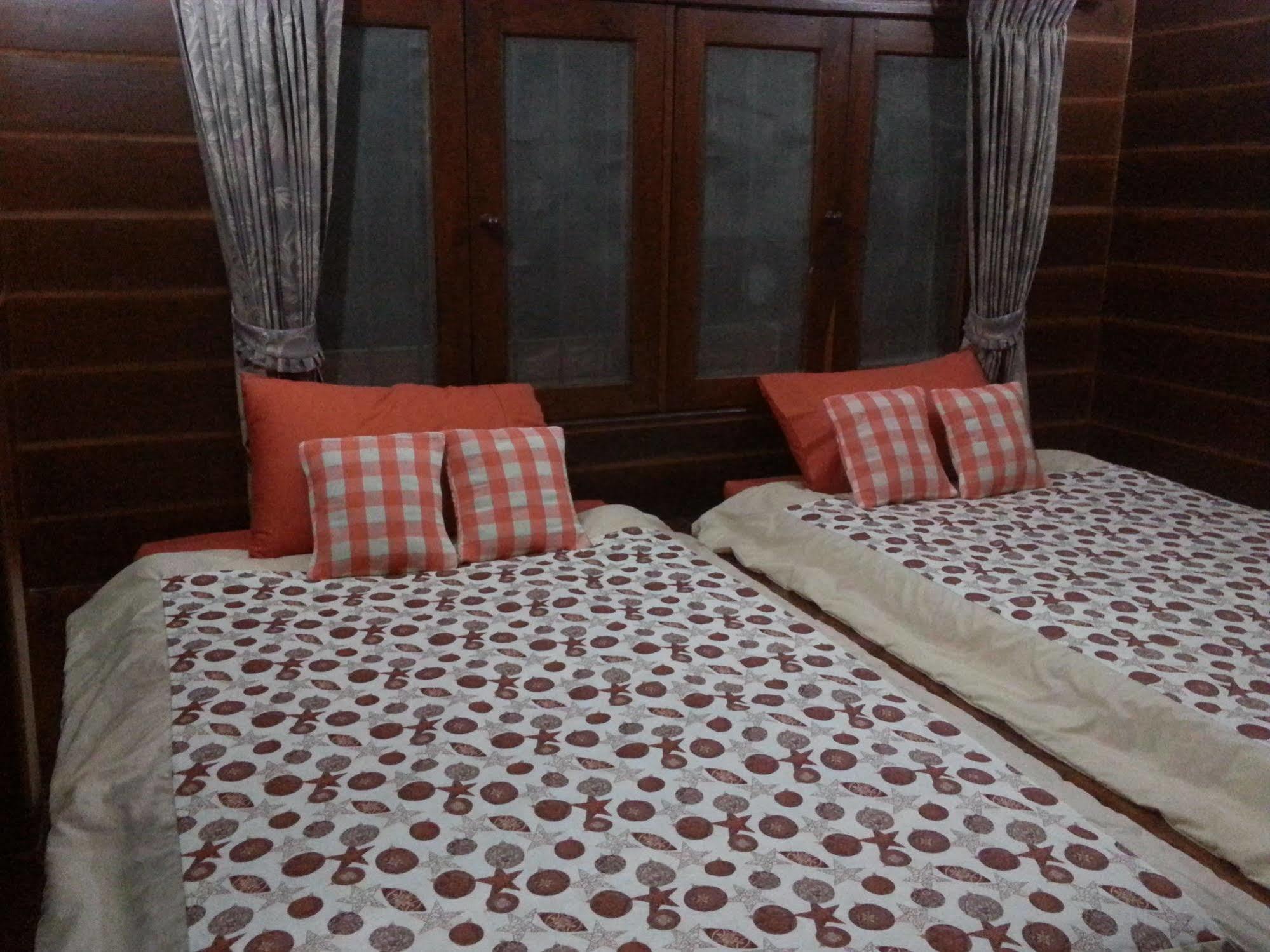 Rim Nam Kong Homestay Pak Chom エクステリア 写真