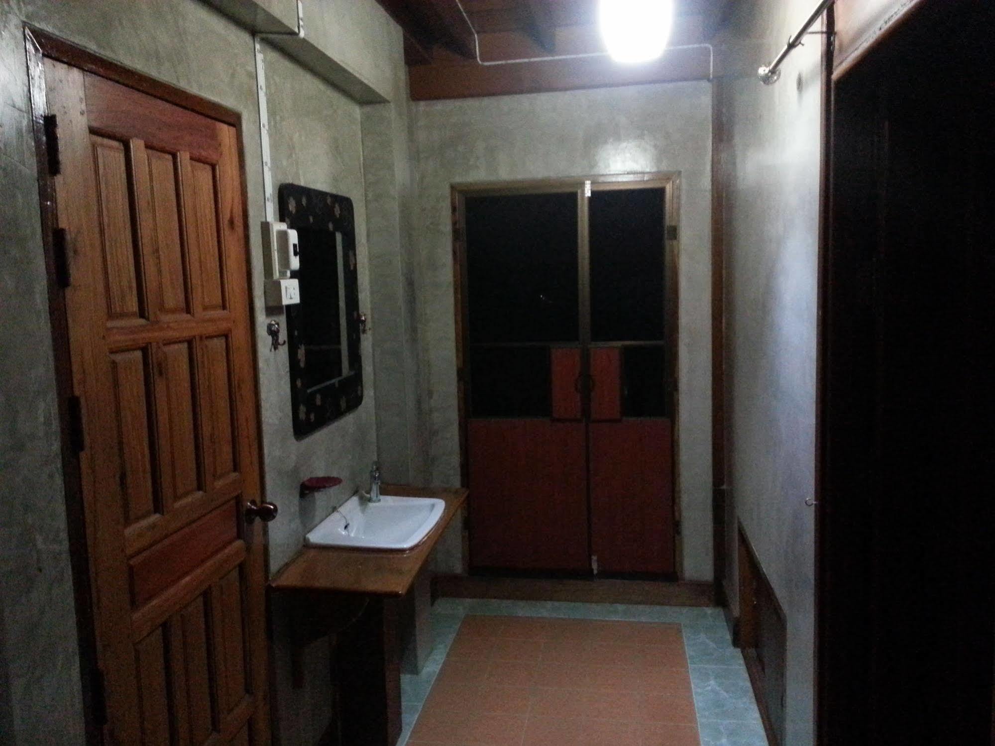 Rim Nam Kong Homestay Pak Chom エクステリア 写真