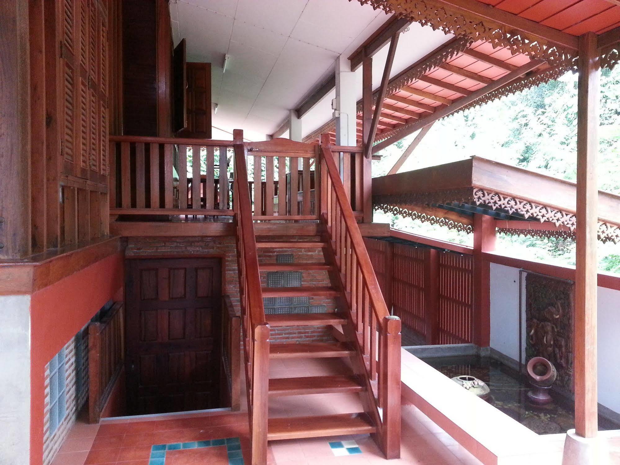 Rim Nam Kong Homestay Pak Chom エクステリア 写真