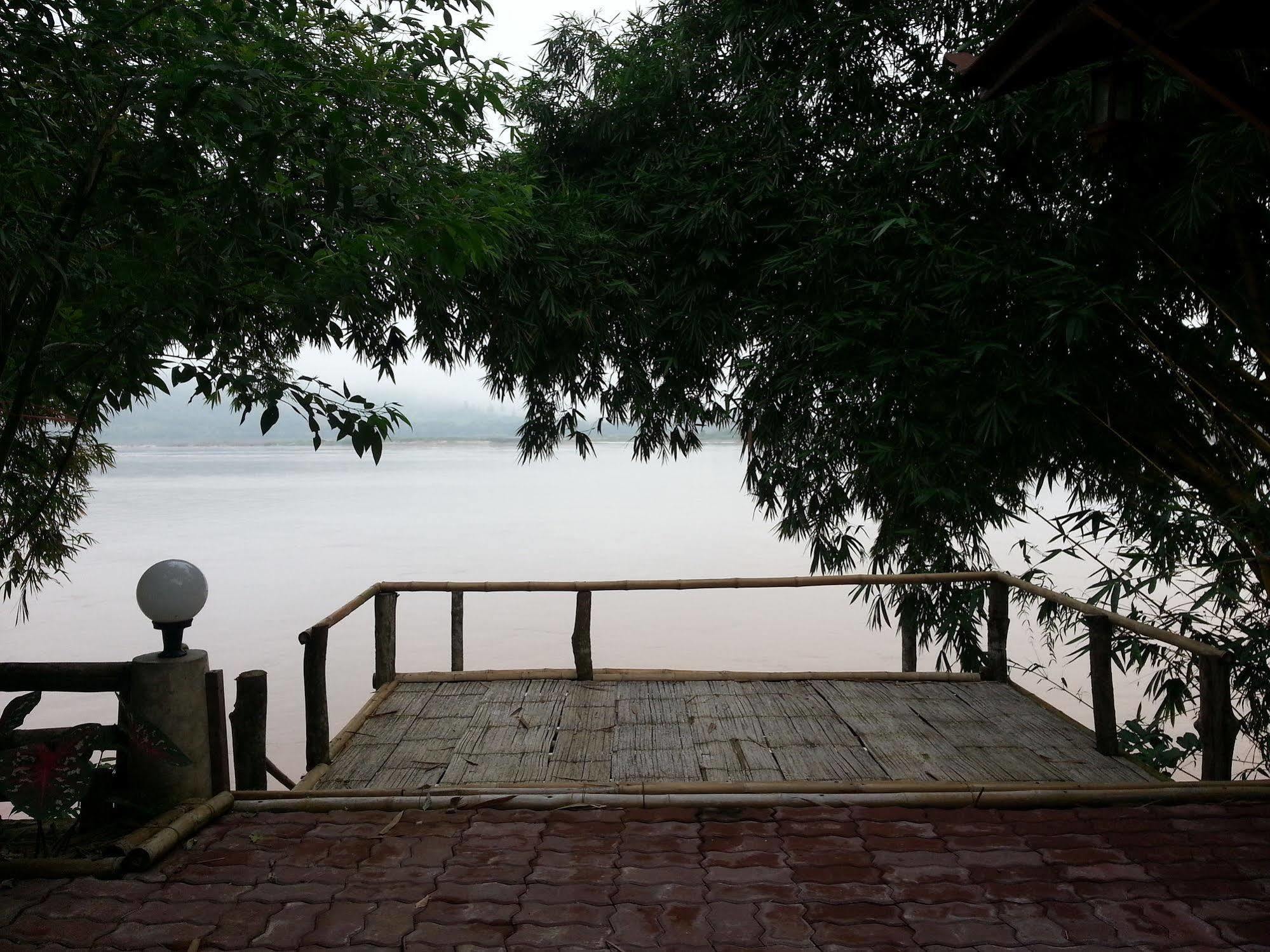 Rim Nam Kong Homestay Pak Chom エクステリア 写真