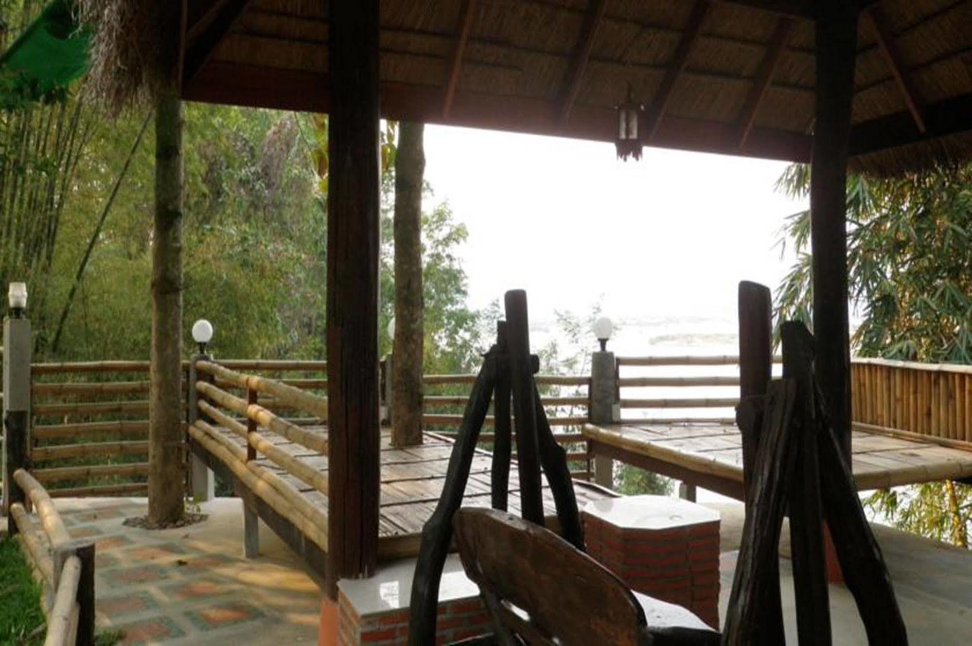 Rim Nam Kong Homestay Pak Chom エクステリア 写真