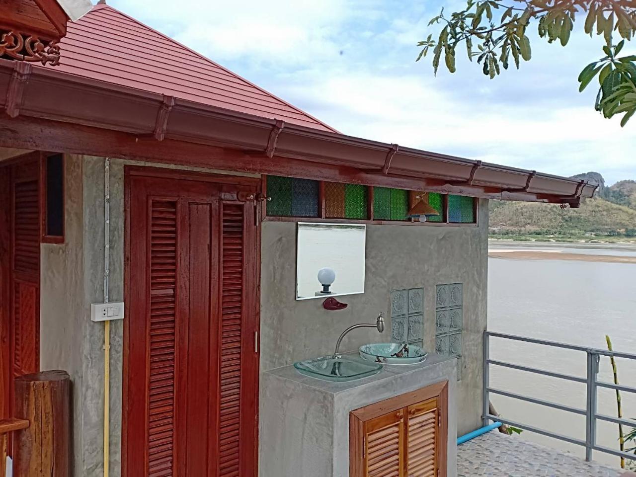 Rim Nam Kong Homestay Pak Chom エクステリア 写真